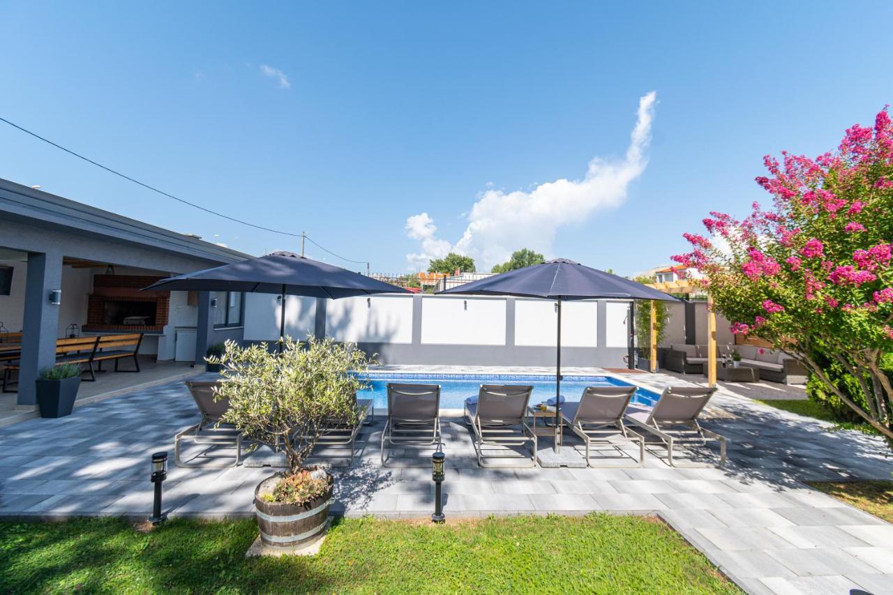 The Oasis Villa Trilj Екстериор снимка
