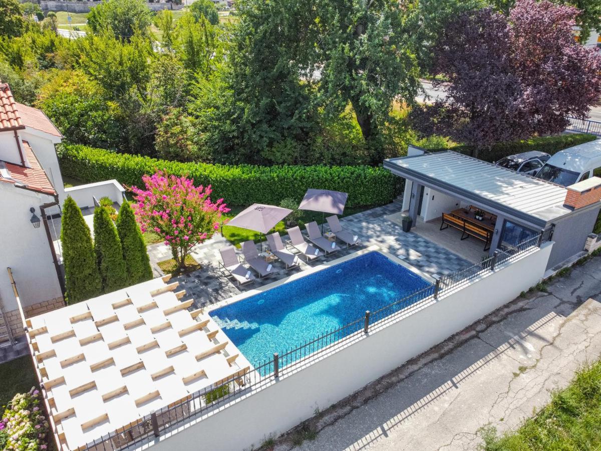 The Oasis Villa Trilj Екстериор снимка