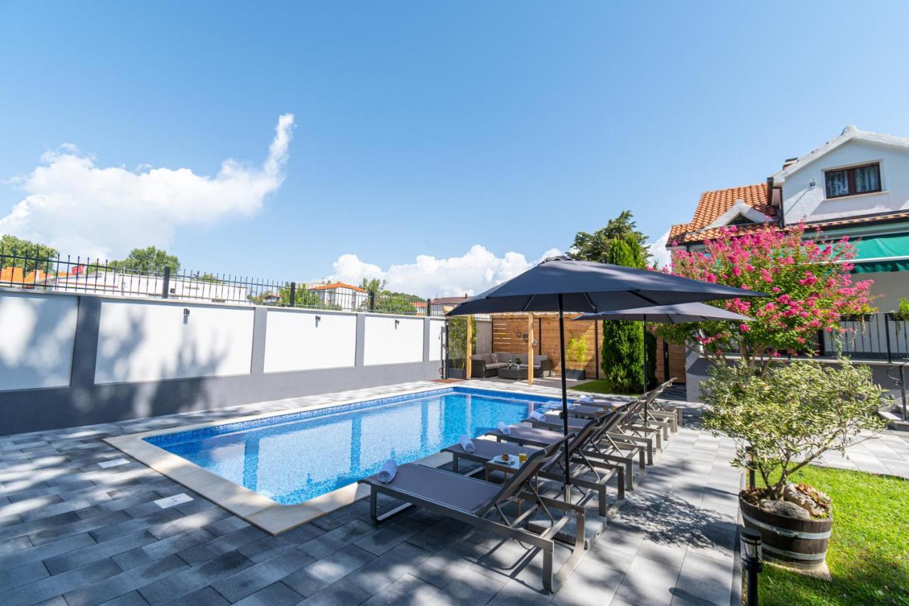 The Oasis Villa Trilj Екстериор снимка